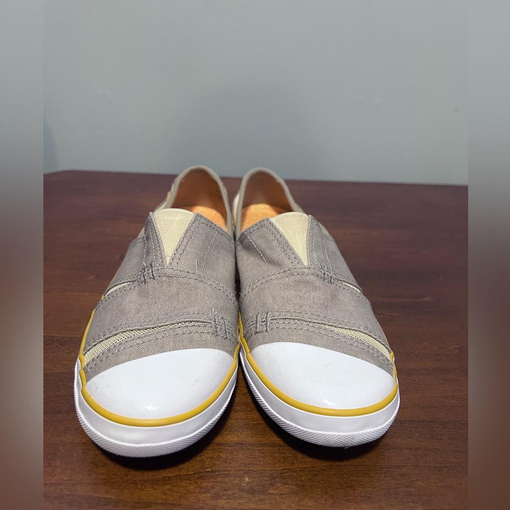 Columbia womens taupe and yellow vented skimmer slip on flat size 8 - Picture 5 of 13
